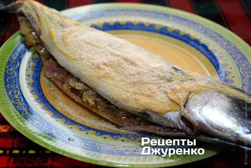 Как приготовить Тушеная рыба скумбрия на луке на сковороде рецепт пошагово